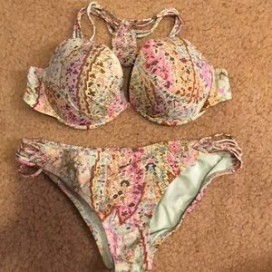 Victoria’s Secret bikini